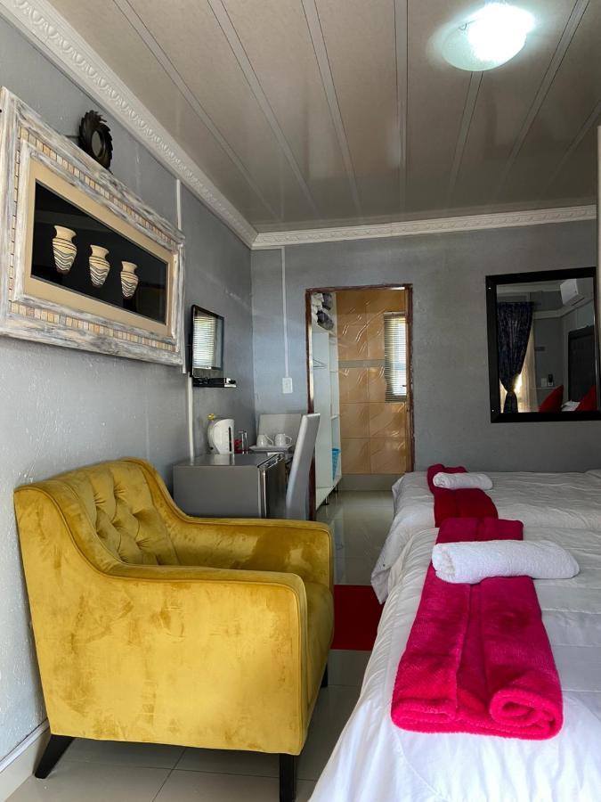 Nsuku Bed&Breakfast Thulamahashi Bagian luar foto