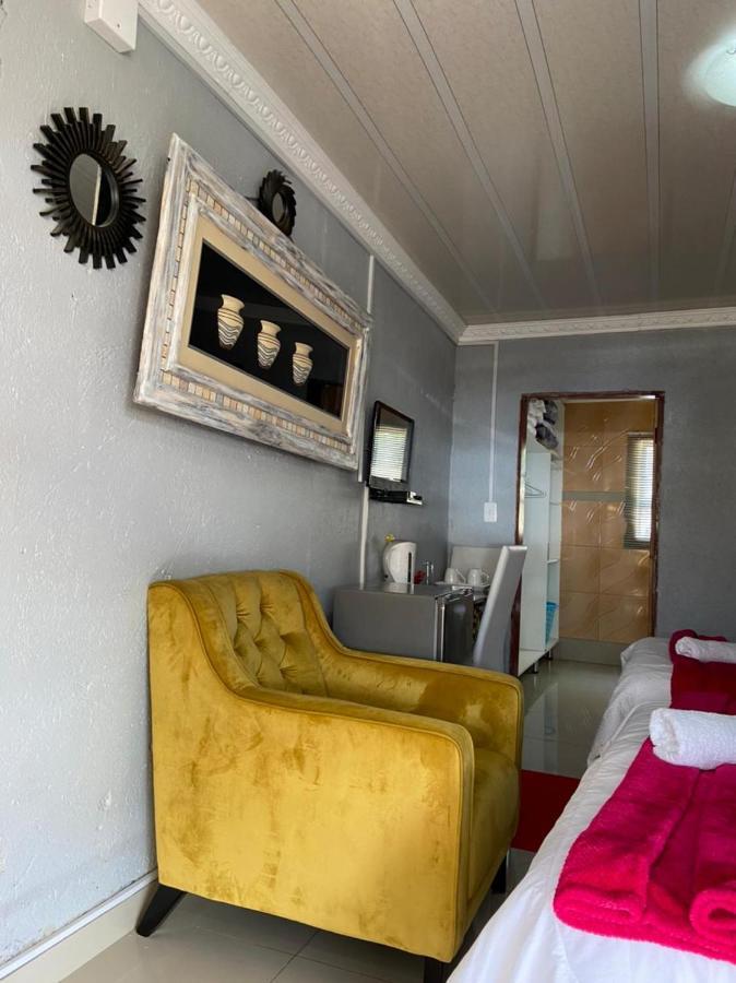 Nsuku Bed&Breakfast Thulamahashi Bagian luar foto