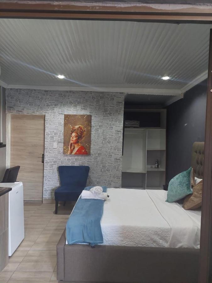 Nsuku Bed&Breakfast Thulamahashi Bagian luar foto
